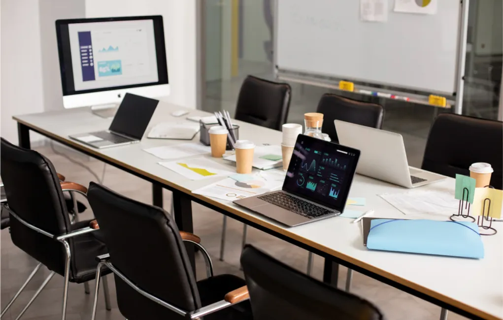 Ahorro de costos con la gestión inteligente de gastos.